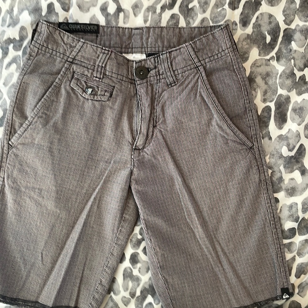 Boys Quiksilver shorts and T-shirt size 6 and M